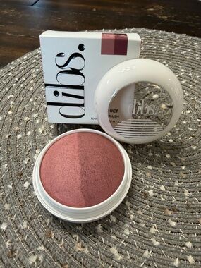 Dibs Dual-Tone Blush Compact in Backstage